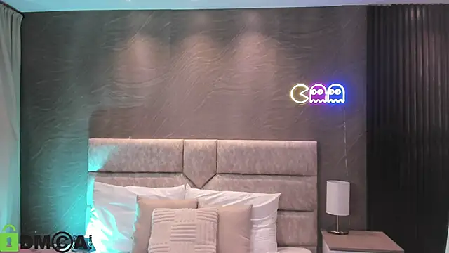 Arinextdoor's cam snapshot