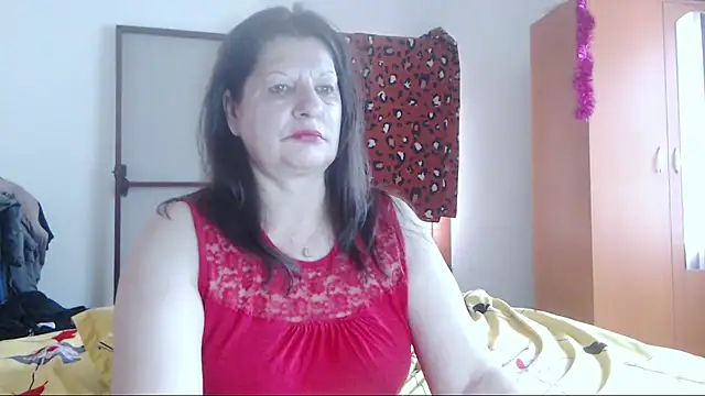 ExtasyMature live sex cam