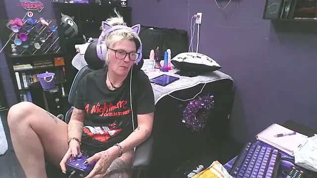 oddywithabody live sex cam