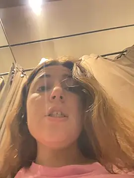 kate_nicepops999114's cam snapshot