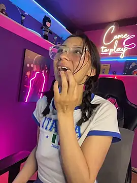 MyCutieBabe's cam snapshot