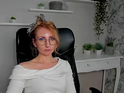 CinderellaMoon live sex cam