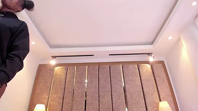 NalaRoux's cam snapshot