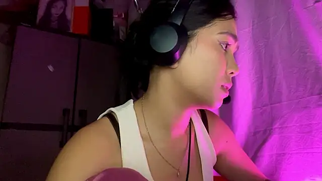 ConstancePorrini live sex cam