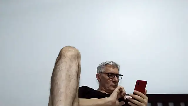 BIGUNCUTHARDCOCK live sex cam