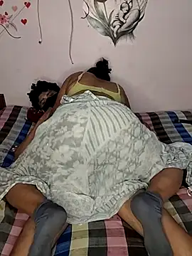 Hairy_-Kashish_C2C_69's cam snapshot