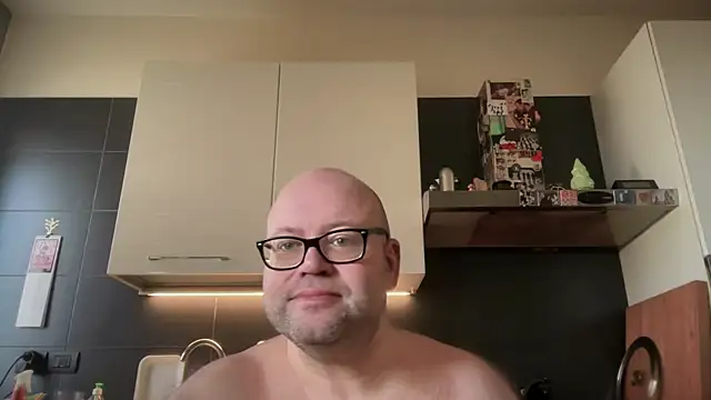 theitalianbear live sex cam