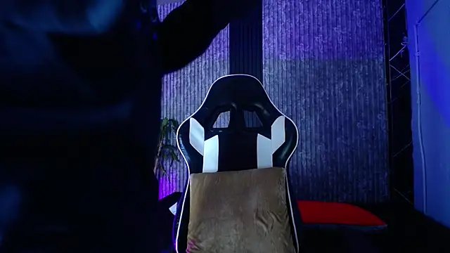 Mike_0233_'s cam snapshot