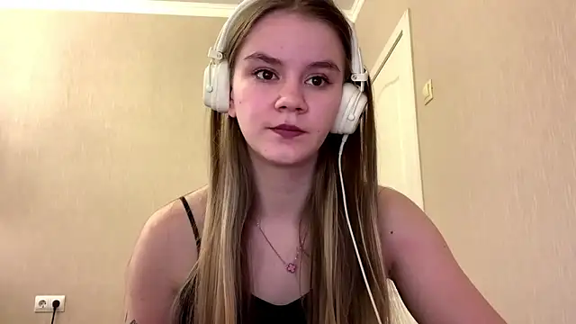 AgnesShy_'s cam snapshot