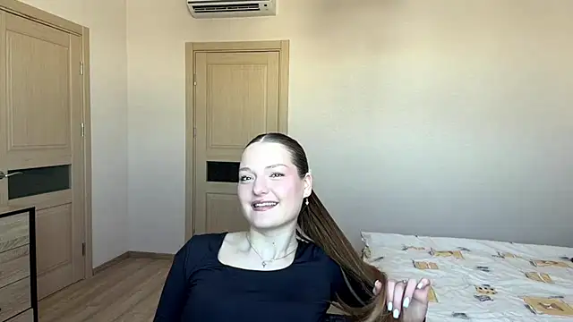 Milayouknow's cam snapshot