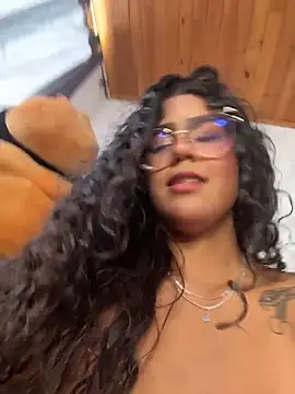 CaroBeach live sex cam