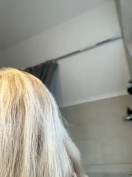 BlondeDoll_ live sex cam
