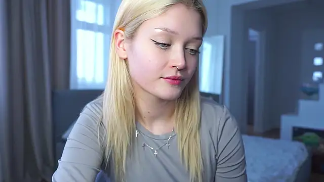 TaraBomstad live sex cam