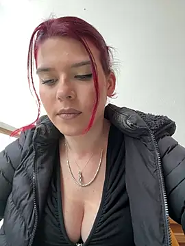 RiriRoseey live sex cam