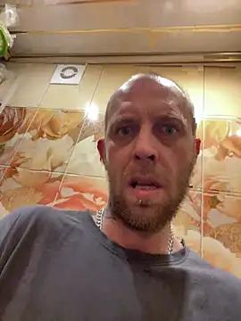 MaxDevilWhite live sex cam