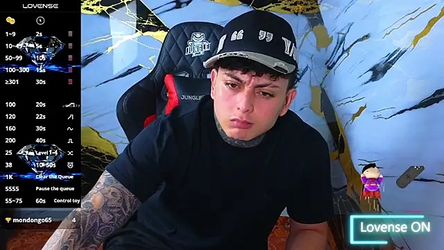 Kevin22_222 live sex cam