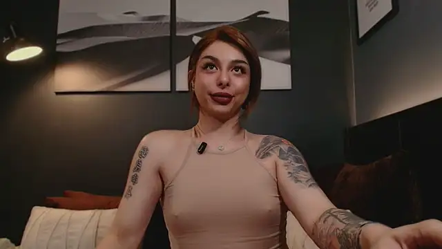 LetisiaRocks live sex cam