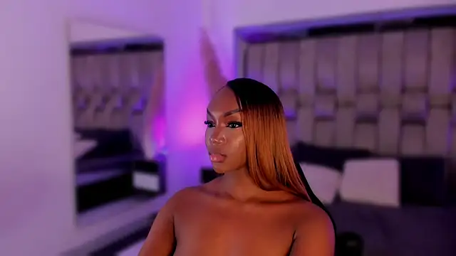 ChaynnaCooper live sex cam