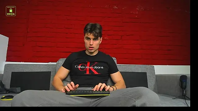 Kyle_Baker live sex cam