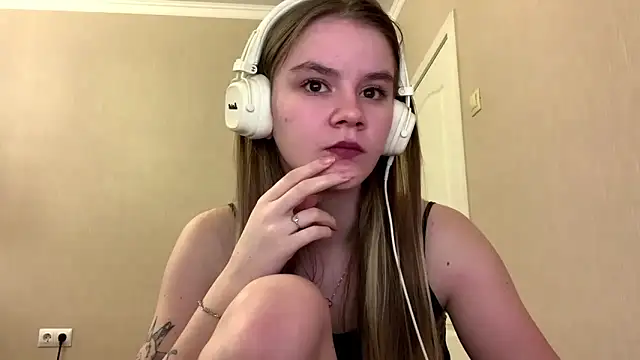 AgnesShy_'s cam snapshot