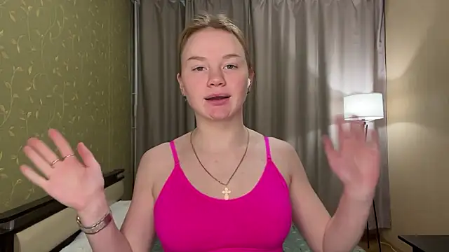 KarlynGow's cam snapshot