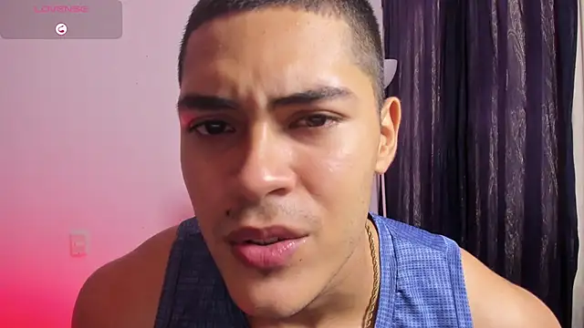 Iamdylan777 live sex cam