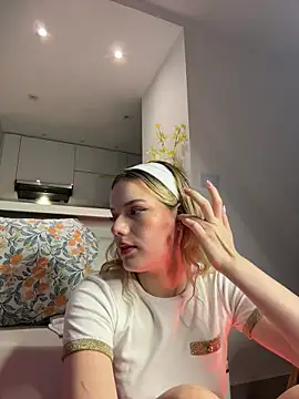 NicoleCut live sex cam