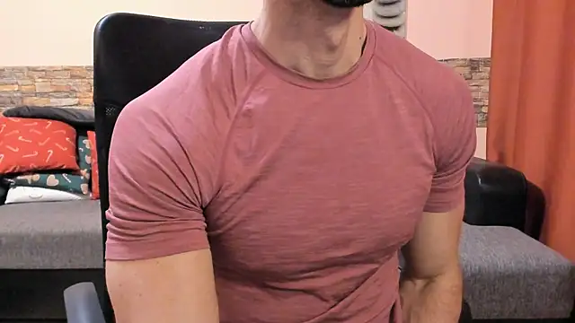 HotHunkTrainer live sex cam