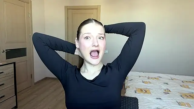 Milayouknow's cam snapshot