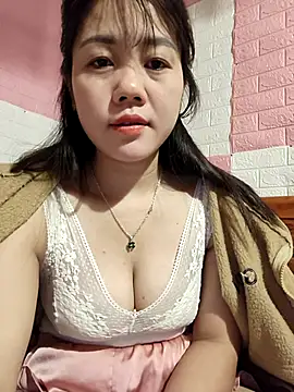 Ngocmai_lazdy live sex cam