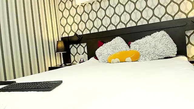 BrunetteKaty live sex cam