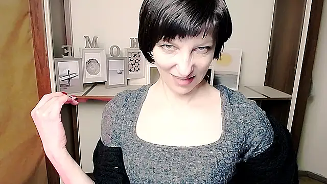 _AngeliaFlow_ live sex cam