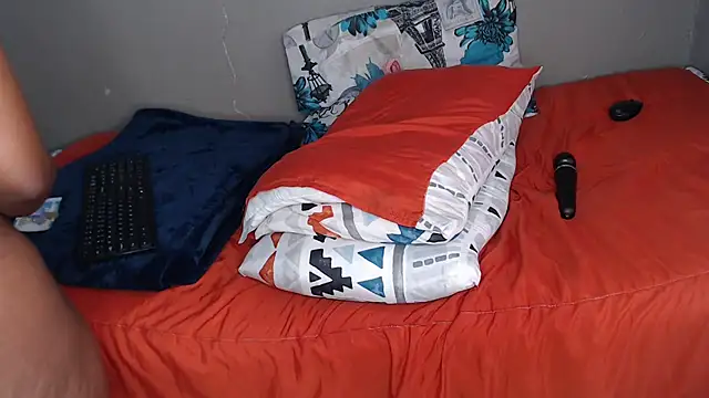 Lunalee's cam snapshot