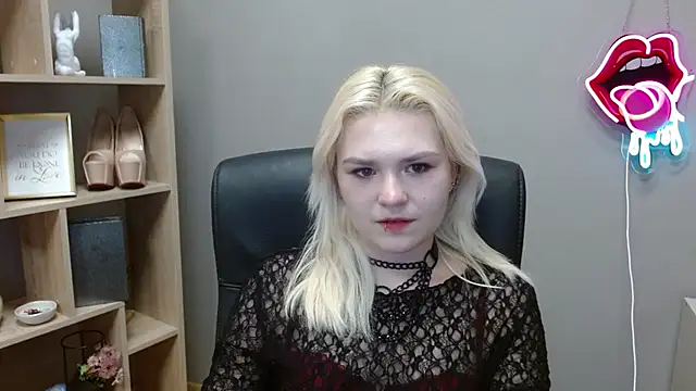 SweetLilyxo's cam snapshot