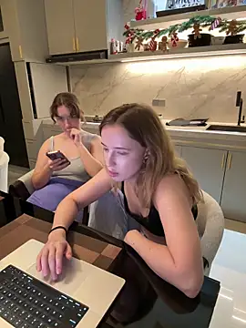 Nura_n_Sarah live sex cam