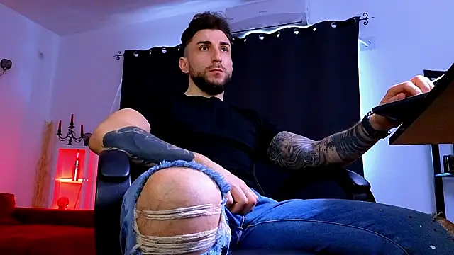 MightyAaron66's cam snapshot