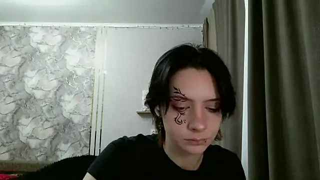 LxayBloom's cam snapshot