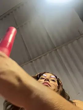 Anniferreira2 live sex cam