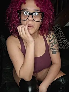 VelvetVixen_735's cam snapshot