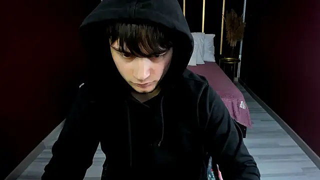 AlejandroEllias live sex cam