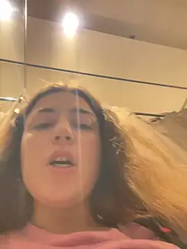 kate_nicepops999114's cam snapshot