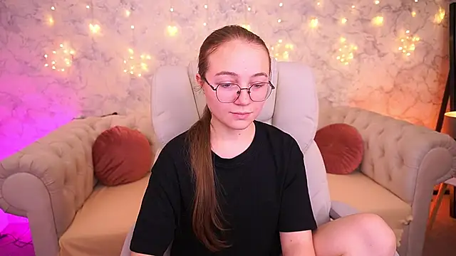ArrinaWairr live sex cam