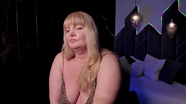 NicoleKind live sex cam