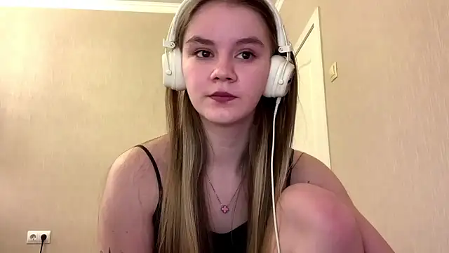 AgnesShy_'s cam snapshot