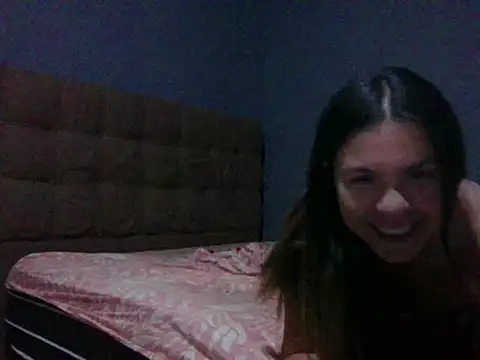 emma_curvy's cam snapshot