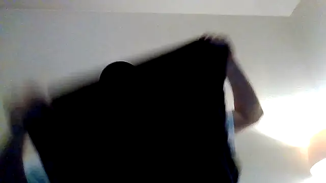 Tallhungandcloudy's cam snapshot