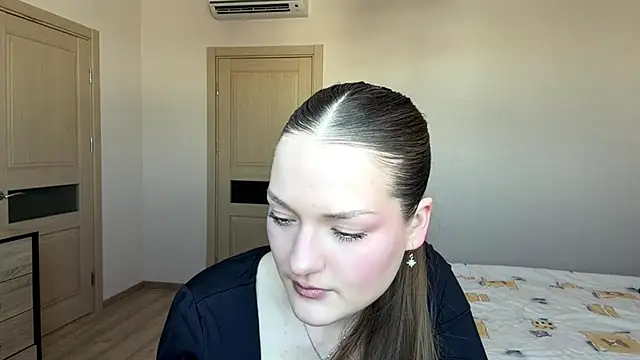 Milayouknow's cam snapshot