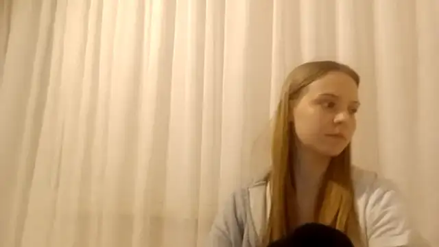 CrackShirker's cam snapshot