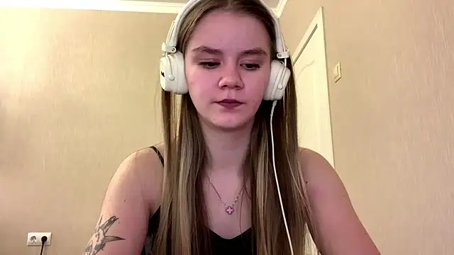 AgnesShy_'s cam snapshot