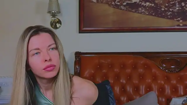 Real_Tini's cam snapshot